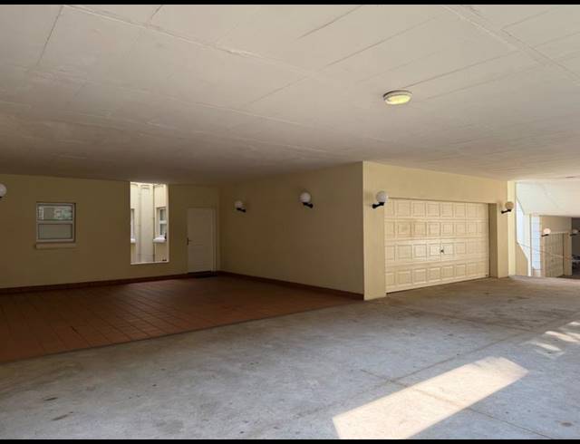 3 BEDROOM APARTMENT FOR SALE IN LA LUCIA